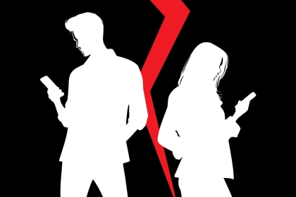 【キス直前でアウト】男性が瞬間的に冷める「雰囲気を壊す」女性の仕草