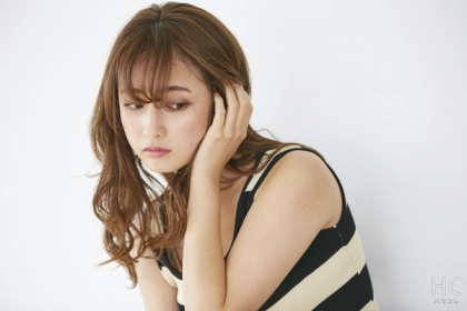 どういう関係!?男が内心ムッとしている「彼女と男友達のやりとり」